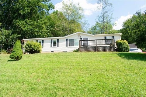 7 Honey Locust Lane sold manufactured home in Locust Knoll, Candler, NC