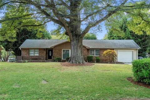1208 Manchester Lane
