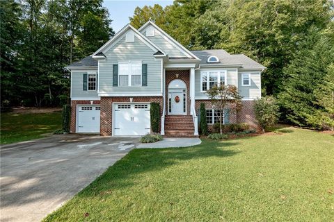 512 Yorktown Court sold home in Georgetown Estates, Lenoir, NC
