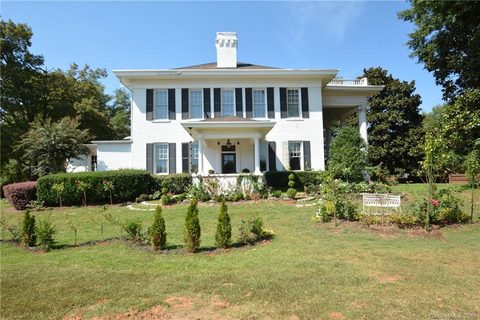 1048 The Glen Street
