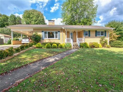 496 Shelton Street sold home in Hendrixs Park Knoll, Waynesville, NC