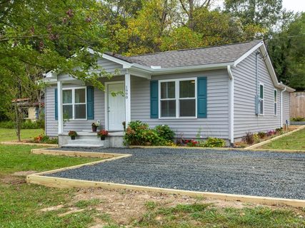 1990 Haywood Road sold home in Pineview, Hendersonville, NC