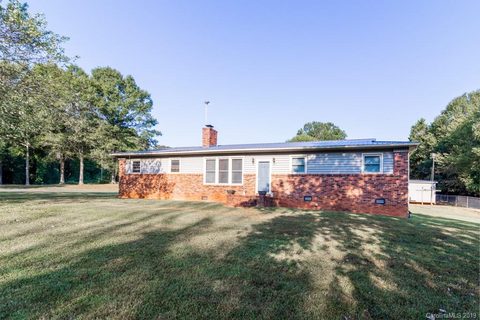 3042 Shangri La Lane