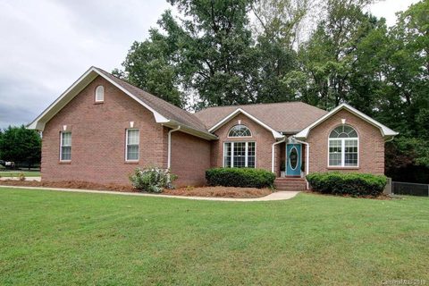 205 Hidden Springs Drive sold home in Country Manor Estates, Salisbury, NC