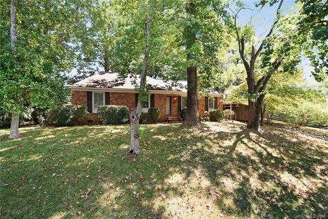2122 Regent Court