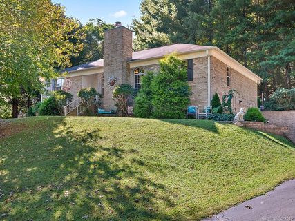516 Saddleback Court sold home in Hidden Valley Farms, Asheville, NC