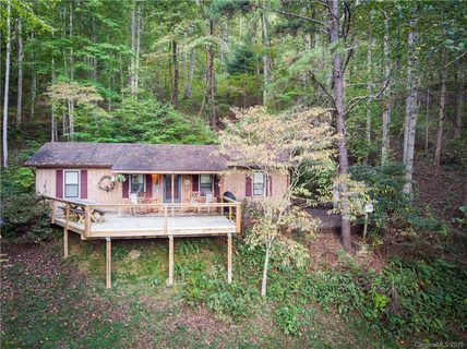 186 Greentree Lane