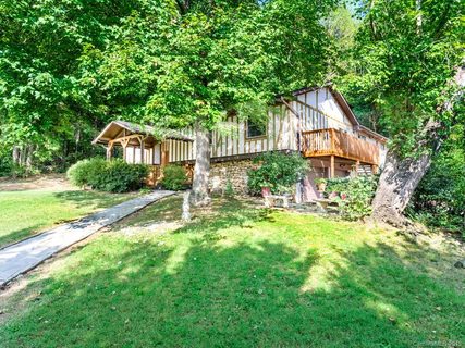 2 Timothy Lane sold home in Mountain Brook, Candler, NC