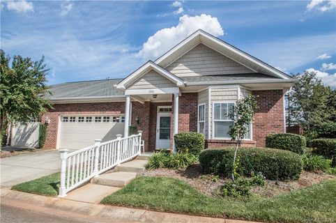 1002 The Glen Street
