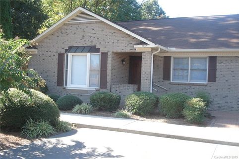 1102 Ravenwood Court