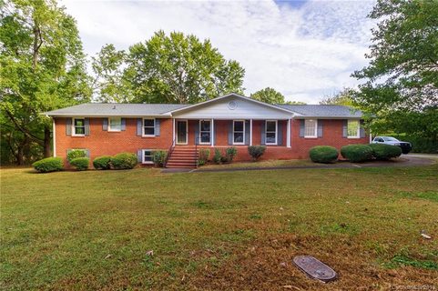 903 Crescent Circle