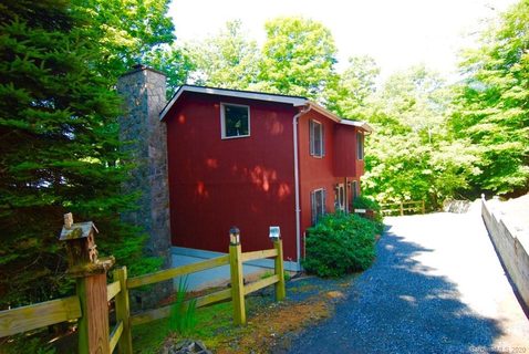 27 Buckeye Road sold home in Valley Of Roan, Bakersville, NC