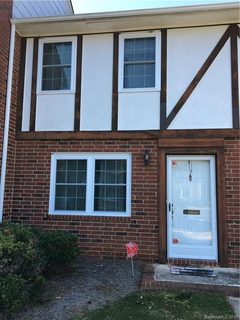 1300 Larchmont Place 210