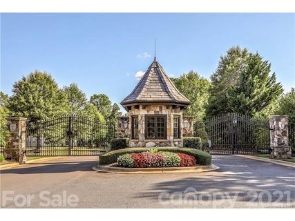 723 Medallion Drive 33