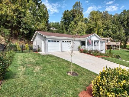 67 Laurel Circle sold home in Hendrixs Park Knoll, Waynesville, NC