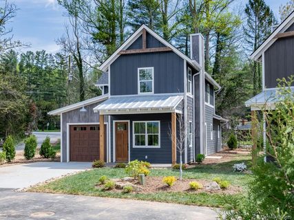 4 Phillip Lane sold home in Cedar Walk, Arden, NC