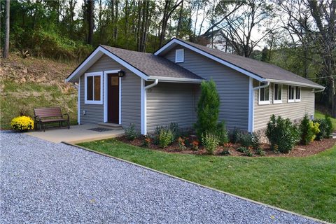 113 Fisher Lane sold home in Pine Burr Park, Asheville, NC