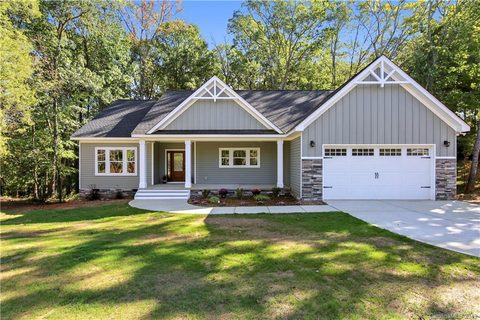 7908 Knollwood Circle