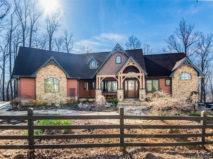 141 Old Forest Drive 6 & 4-C sold home in Pinchot Forest, Asheville, NC