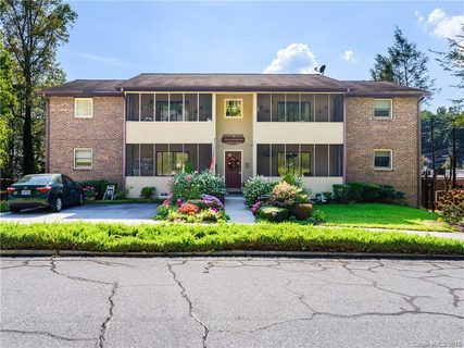 1305 Oakland Street