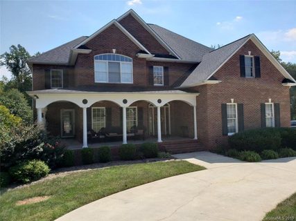 1023 10th Avenue Drive sold home in The Pines Ii, Hickory, NC