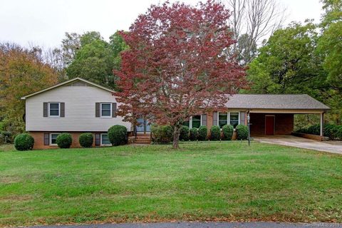 325 Crowell Lane
