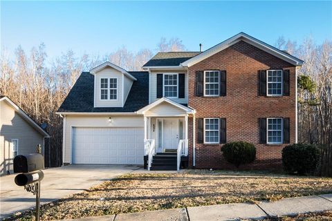 6238 Dumont Lane
