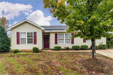 2903 Fairglen Road sold home in Fairstone, Charlotte, NC