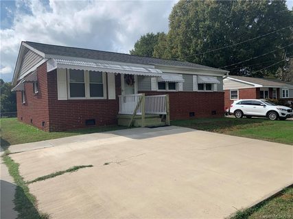 206 Mattoon Street sold home in Crestview, Charlotte, NC