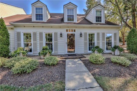 7533 Red Oak Lane