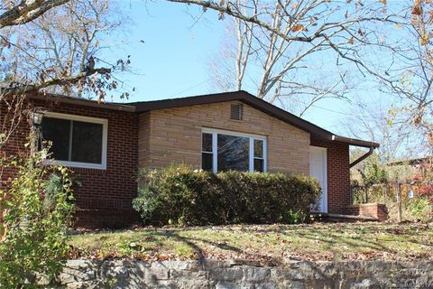 2211 N Edenburg Street sold home in Bonnie Brae, Hendersonville, NC