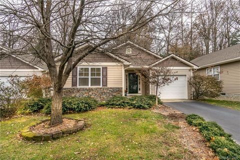 131 Clear Creekside Drive sold home in Clear Creek Landing, Hendersonville, NC