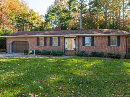 7 Mighty Oak Drive sold home in Bonclarken, Flat Rock, NC