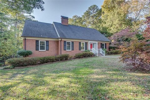 1225 Westbrook Circle