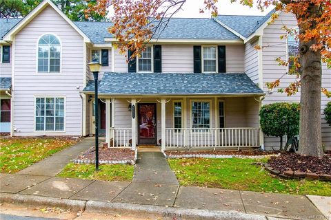 2820 Iron Gate Lane
