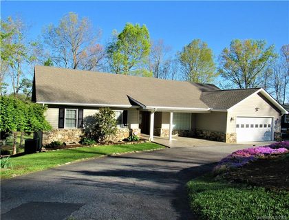 20 W Fairway Drive sold home in GOLF MOUNTAIN ESTATES, Etowah, NC