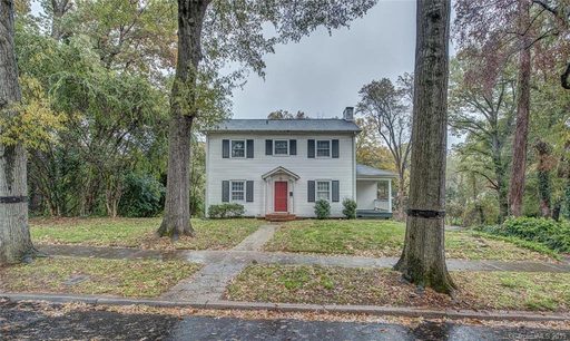 904 Edgewood Circle