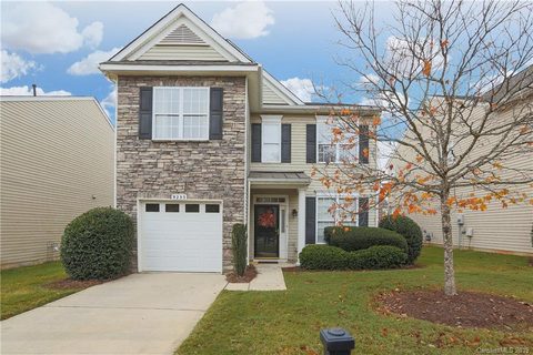 9235 Cranfield Lane sold home in Daventry At Southampton Commons, Charlotte, NC