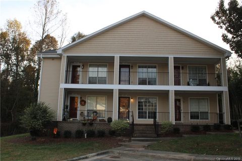 1044 Surry Lane