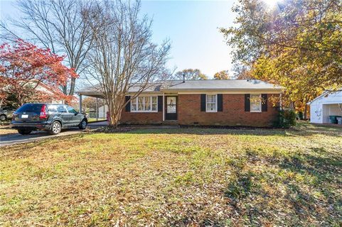 1011 Holly Drive