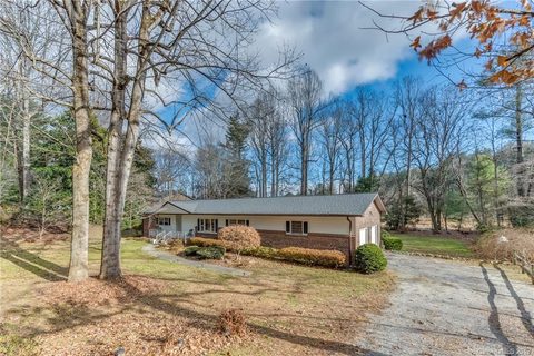 313 Mockingbird Drive sold home in Statonwoods, Hendersonville, NC