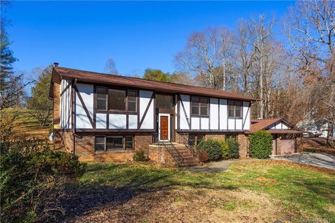 55 Lakeview Drive