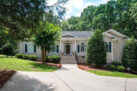 2635 Lynbridge Drive sold home in Oxford Park, Charlotte, NC