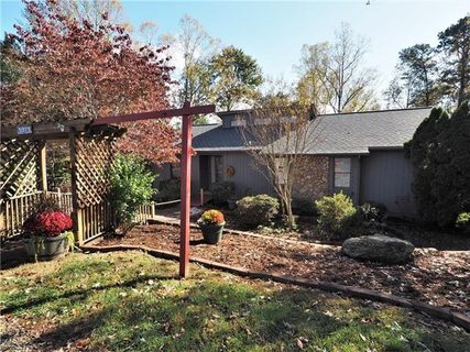 5979 Gold Creek Estates Drive sold home in Gold Creek Estates, Hickory, NC