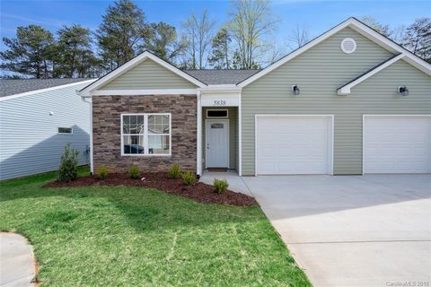5858 Bradford Lake Lane sold condo in Village Glen, Charlotte, NC