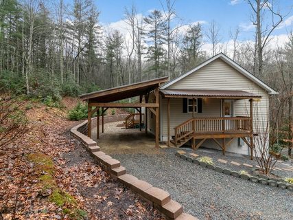 221 Indian Ridge Trail