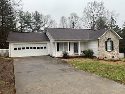 665 Heritage Farm Road sold home in Heritage Creek, Hickory, NC