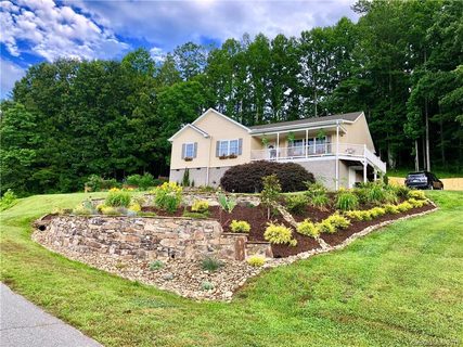 91 Peaceful Orchard Drive sold home in Peaceful View, Hendersonville, NC