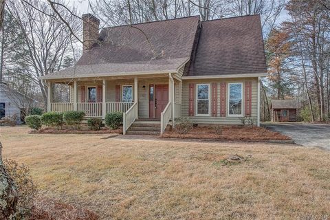 1224 Candlewood Drive sold home in Laurel Woods, Gastonia, NC