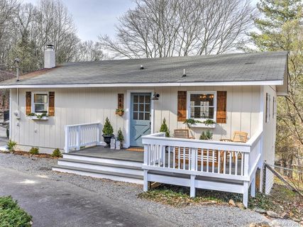 644 Apple Tree Court sold home in Freedlander Estates, Waynesville, NC